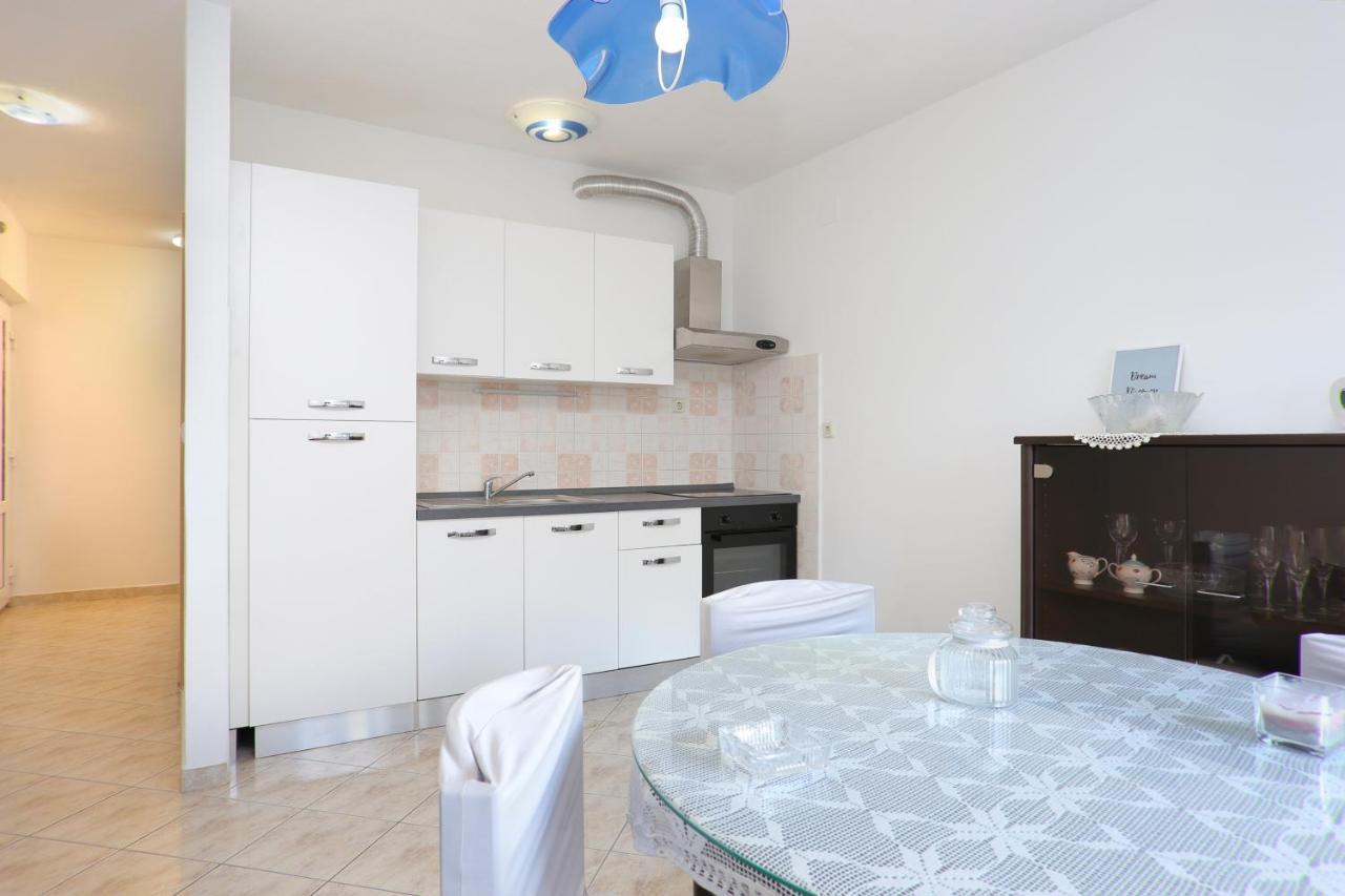 Apartments By The Sea Poljica, Trogir - 19316 Marina Extérieur photo
