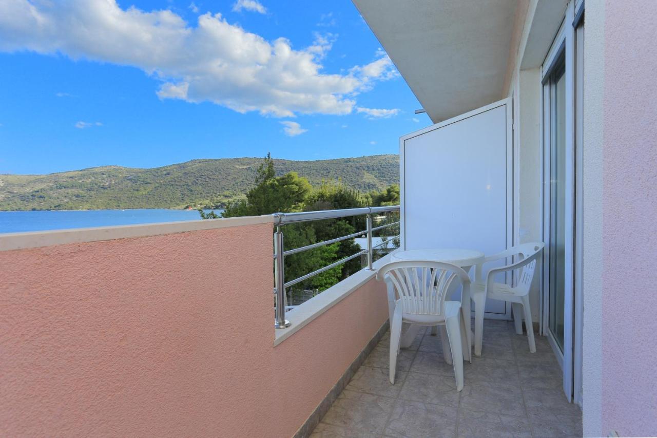 Apartments By The Sea Poljica, Trogir - 19316 Marina Extérieur photo